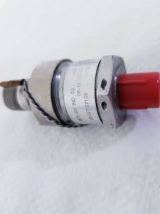 アメリカ　MRP社製　GP-12 1370-100 IND 02 pressure switch Avionics store spare