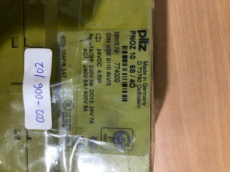 Module De Sécurité PILZ PNOZ 10 6S/4O (B565) - 774009 - Occasion, Fonctionnel - Fabriqué En France