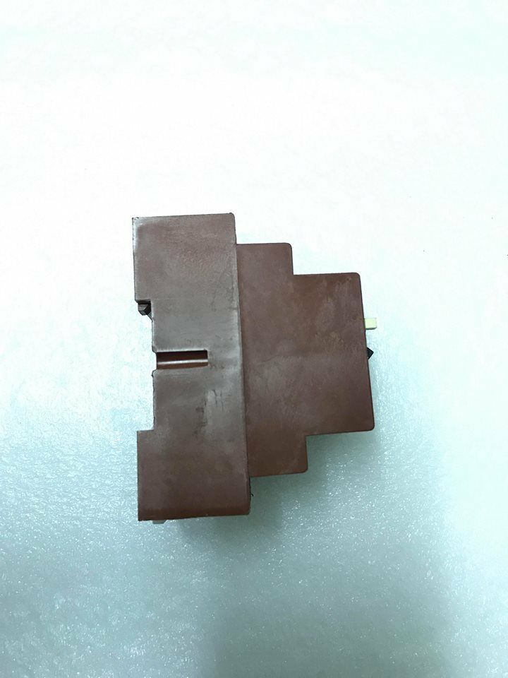 Clipsal E4EL30/2/30 Isolator Switch Tripping Device Industrial SOL