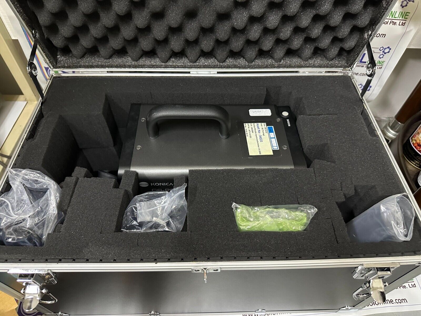 Konica Minolta CS2000 polychromator type spectroradiometer Ver. 3.01.