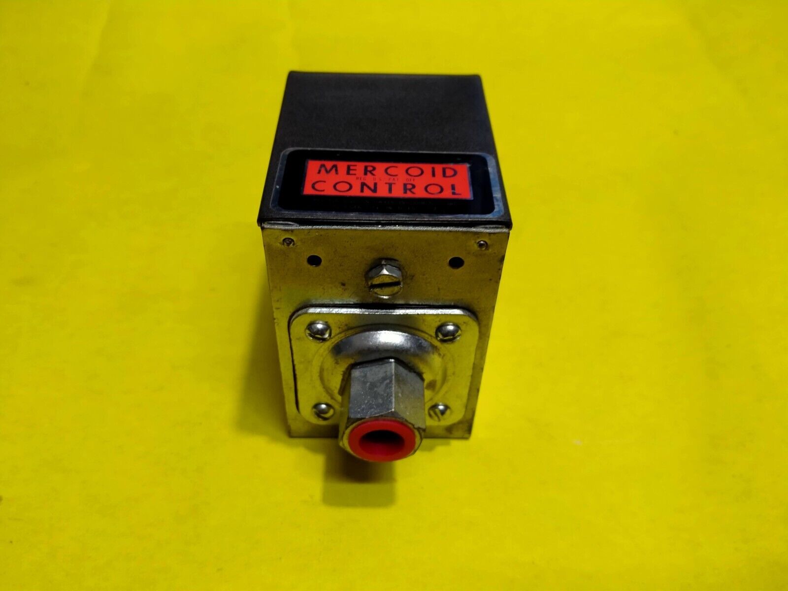 Fisher LP 810L high pressure gas regulator Industrial SOL Pte Ltd